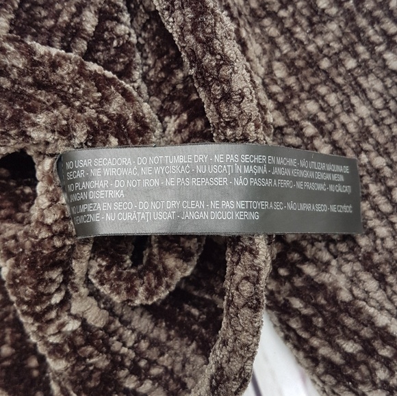 2 for 40 Zara long sleeve crop sweater. - Picture 4 of 6